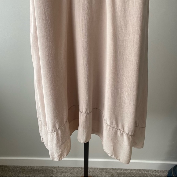 Elegant Cream Lace-Detail Dress - Picture 4 of 7